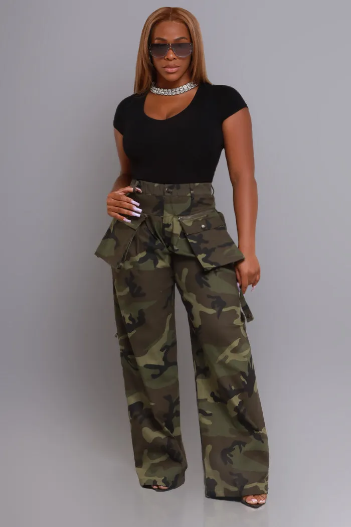 From There High Rise Cargo Pants - Camo Green