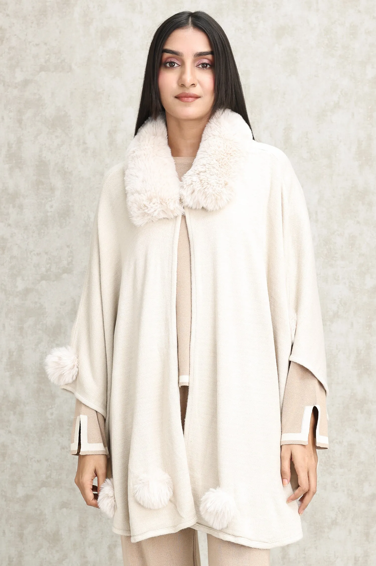 LUXUARY FAUX FUR CAPE-BEIGE